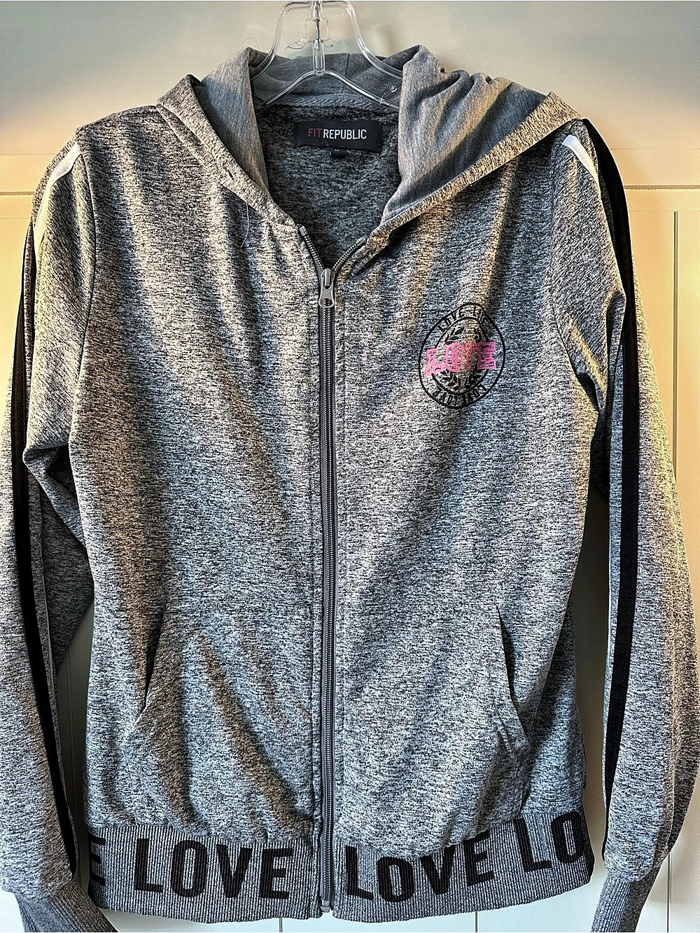 Fit Republic Gray Graphic Zip Hoodie Size Medium Like New